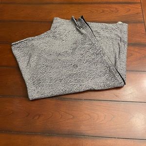 Lululemon Vinyasa Jacquard Black and White Scarf‎